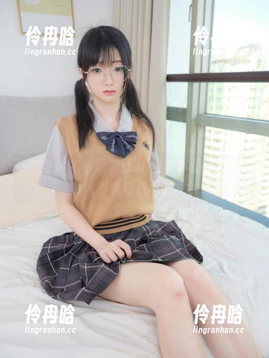 紧急企划-小恩 紧急企划 - 小恩黑丝JK最新作品集,谁说清纯不能有点小调皮?