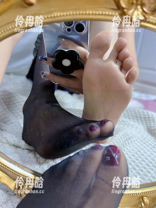 纪念小小v 微密圈 - 纪念小小v:天台原图无处不在,壁纸上也有故事!