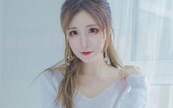 翎柒菜菜的精选写真，白色流云，怎一个‘美’字了得！