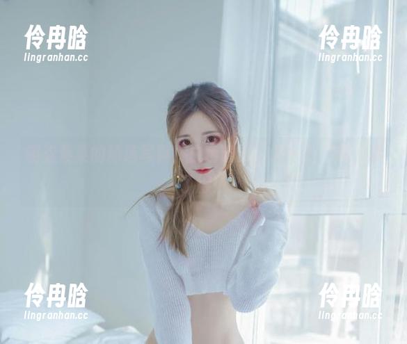 翎柒菜菜 翎柒菜菜的精选写真,白色流云,怎一个‘美’字了得!