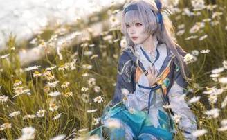 在线追踪花柒Hana的能代女仆，作品让我瞬间怀疑自己的审美标准。