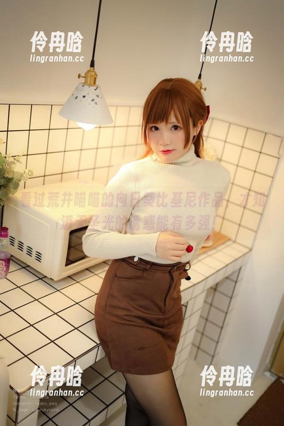 荒井喵喵 看过荒井喵喵的向日葵比基尼作品,才知道无圣光的诱惑能有多强!