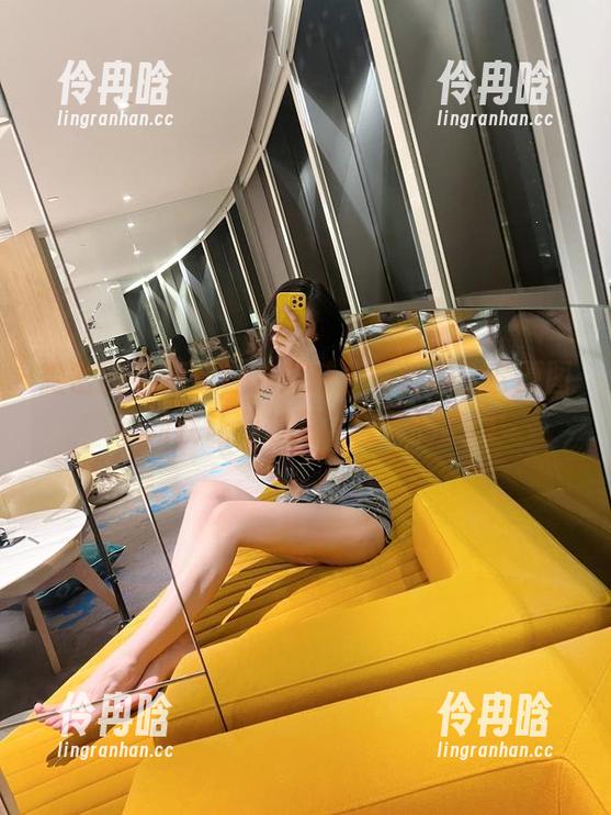 葛征 微密圈 - 运动白袜加持,葛征的全套原图瞬间就让我想到了夏天的意境