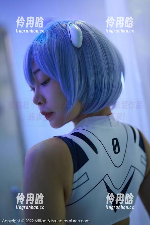 蜜桃社-Gina 蜜桃社 - 尽情欣赏!Gina最新的泳装作品,连水都想潜进来看看她的风采!