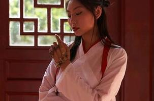蜜桃社 – 敢不敢直视梦乃Mandy的自拍？高清写真集，快来看看终极视觉诱惑！
