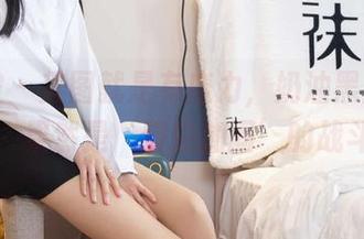 袜啵啵 – 美图就是有魔力，奶油黑丝薄如蝉翼，果然是‘脚尖加固’的战斗力！