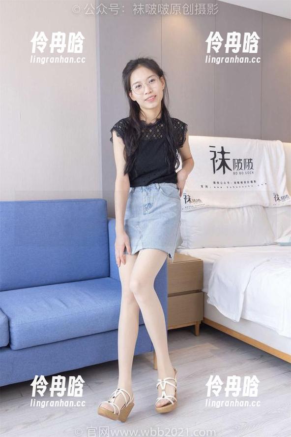 袜啵啵-稚予 袜啵啵 - 免费送你稚予校园的私房套图,看看她如何在书海中优雅游荡。