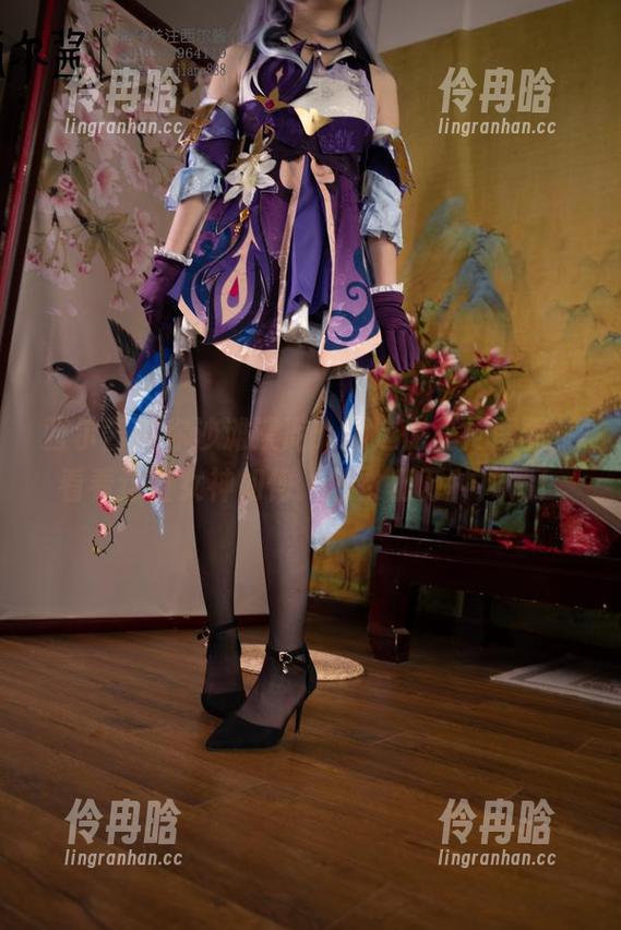 西尔酱 西尔酱带你沙滩漫游:精选比基尼图集,看看这位女神如何‘凹’出万种风情!