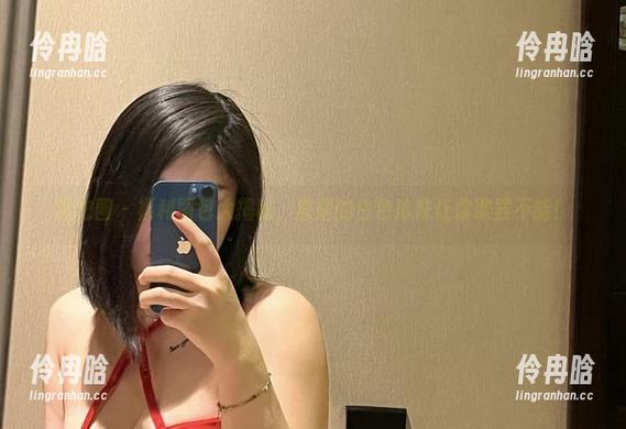 詹詹 微密圈 - 福利图包大揭秘,詹詹的白色珍珠让你欲罢不能!