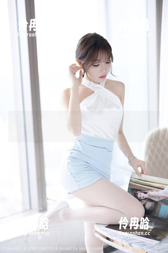 语画界-奶瓶 语画界 - 被奶瓶的校服美图惊艳到!最新潮流就是要不同!