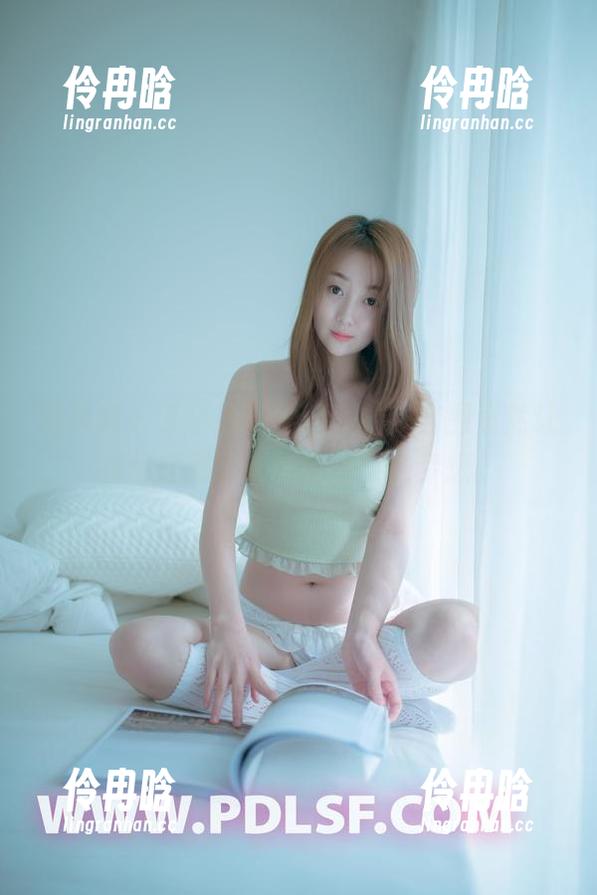 轰趴猫-艾小青 轰趴猫 - 艾小青的学姐私拍,套图竟然让我想起那些未曾说出口的梦想。