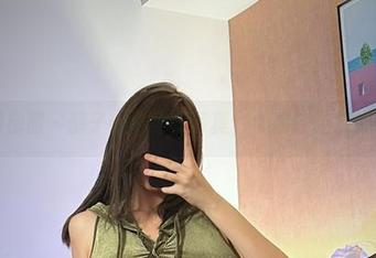 微密圈 – 醇子小姨全套写真，心弦轻轻被触碰