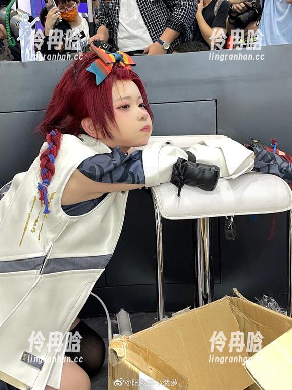 阳炎型小菠萝 免费的快乐:阳炎型小菠萝和樱岛麻衣的套图,一波二波三波的心动闪现!