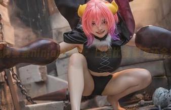 精选阿寨寨ninja的美图：白裙比我朋友还会穿！