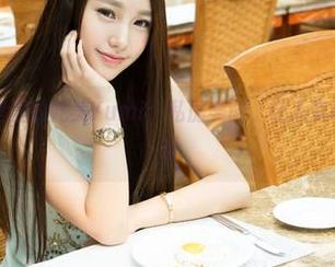 青豆客 – 浴室里的尤美Yumi：私房美图，让人有种想偷看的冲动
