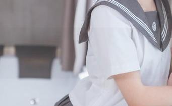 面饼仙儿的JK写真：分享一下，她真的是个奇妙的存在