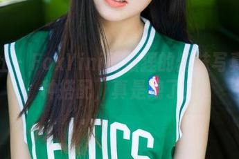 魅妍社 – FoxYini孟狐狸的丝袜写真：这种搭配，真是绝了！