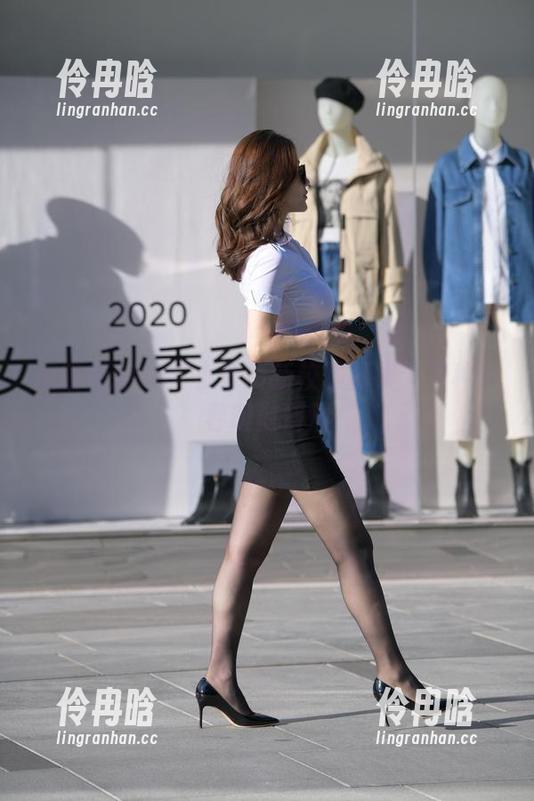 魔镜街拍-艾小青 魔镜街拍 - 艾小青最新校服图集:有种青春叫做懵懂