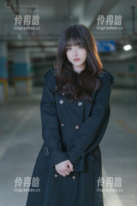 美图都不够形容，鹿八岁baby的美脚让人心动得很。
