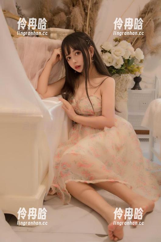 黑猫猫ovo 套图来啦!黑猫猫ovo又带着她的猫女仆自拍回归,谁能抗拒这样的魅力?